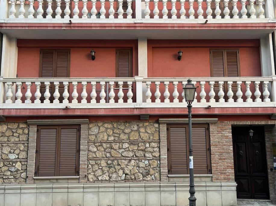 Casa Vacanza Donna Laura บาร์เชลโลนา-ปอซโซ ดี กอตโต ภายนอก รูปภาพ